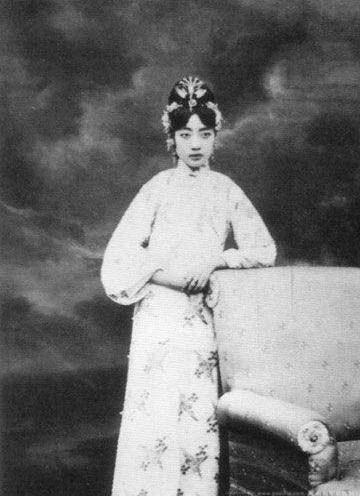 末代皇后婉容怎么疯的