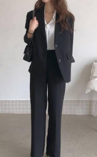 初秋西服搭配怎么穿好看