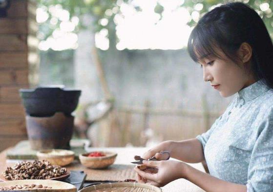 李子柒的爸爸去哪里了