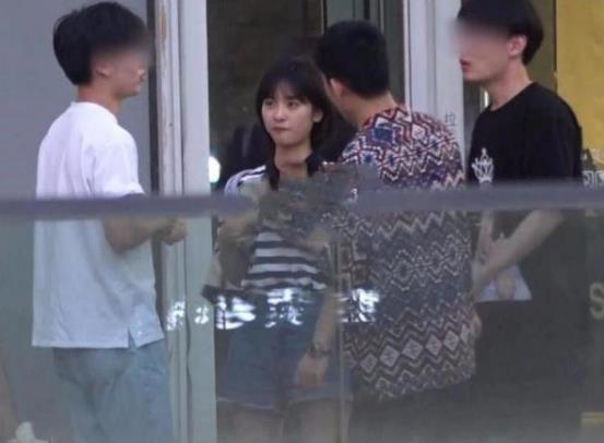 沈月恋情疑似曝光