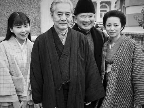 老酒馆村田谁演的
