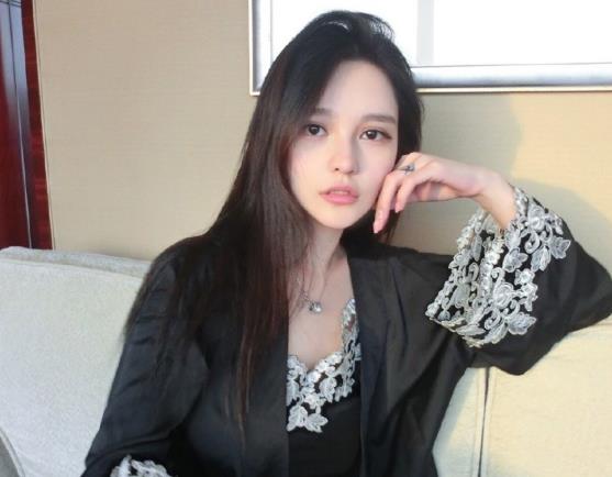 周扬青家里做什么的