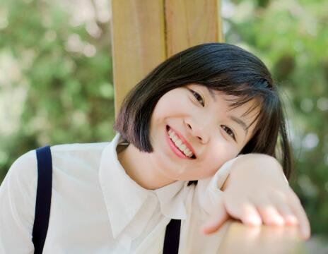 趁室友去上班偷偷和他女朋友