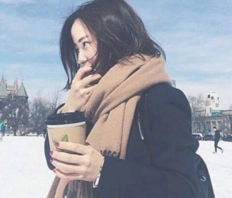 年轻的女职工