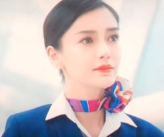 中国机长杨颖演的什么
