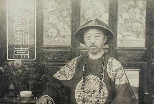 溥仪说故宫照片挂错了