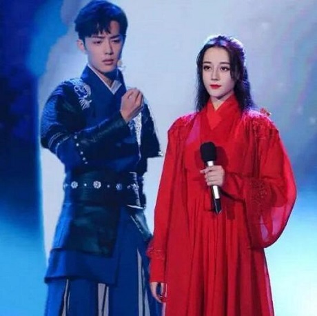 镜双城讲了什么故事