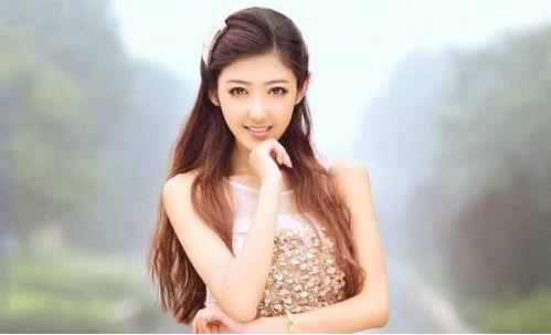 出差难抵女同事的魅力