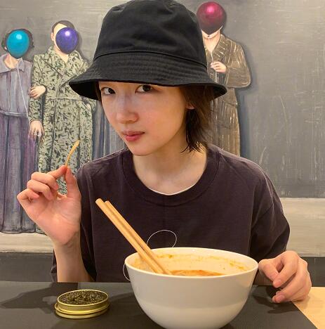 周冬雨同款私服T恤简约帅气