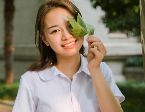 一个男人留恋前妻的表现