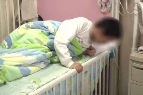学生被逼吃垃圾