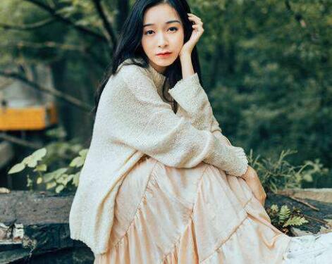 女同学叫我去她家卧室做