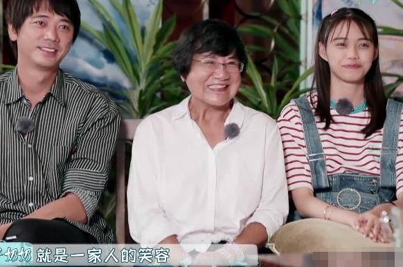 信的女儿是亲生的吗