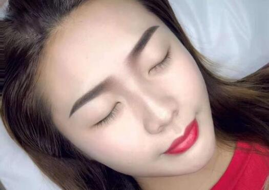 怎样修复纹眉一高一低