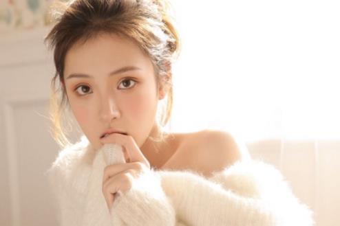 老板突然从后面抱我