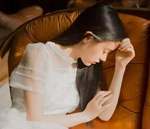 女生微信秒回代表什么