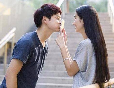 男人什么行为是在追你