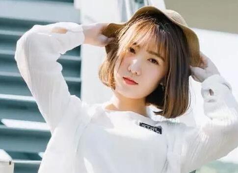 和女邻居在电梯里做