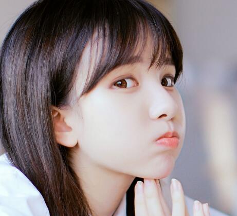 我和学长在学校角落