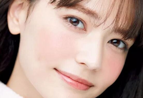 液体腮红上妆顺序