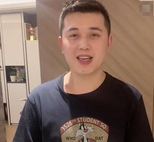 李佳琦和小助理是什么关系