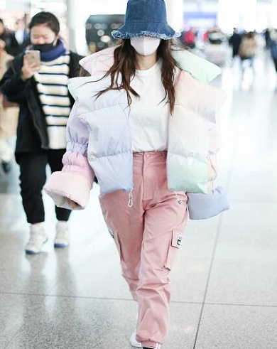 杨颖棉花糖羽绒服什么品牌