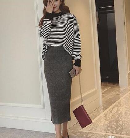 针织半身长裙如何搭配衣服