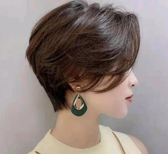 矮个子女生适合什么发型