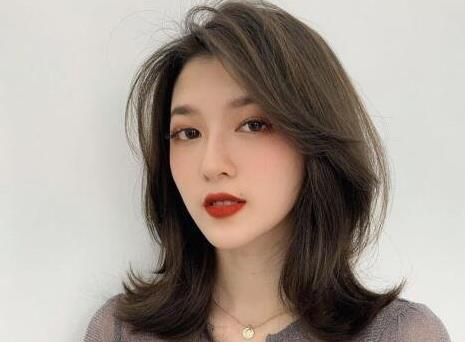 女生发尾外翻卷怎么烫好看