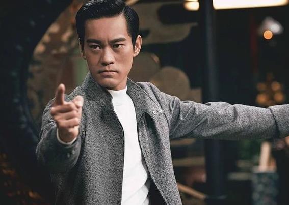 叶问是李小龙的师傅吗