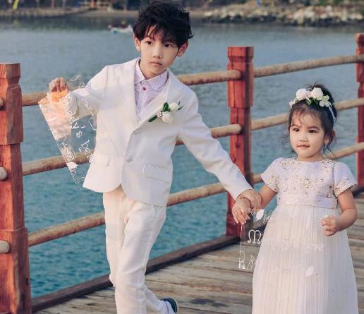 杨烁的老婆是哪位