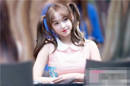 女生长脸适合什么发型