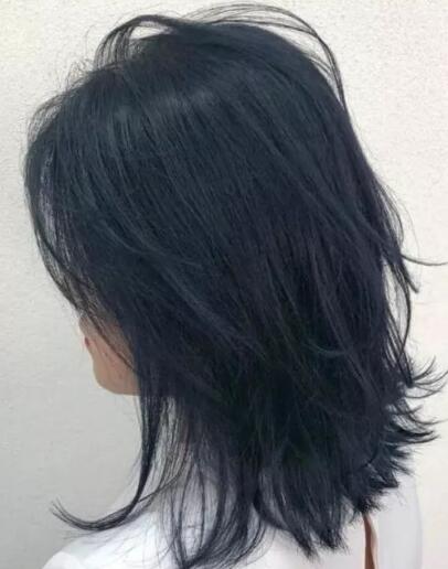 蓝黑色头发需要漂吗