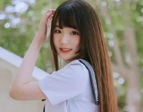 男生喜欢你藏不住的表现