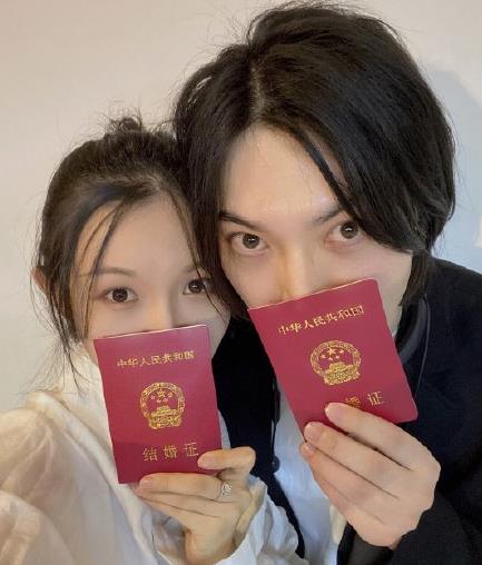 简弘亦的女朋友是谁