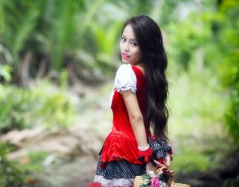 女生回头看你说明什么