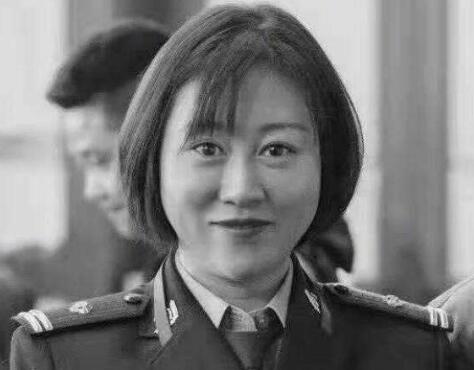 民警鞠梓离世