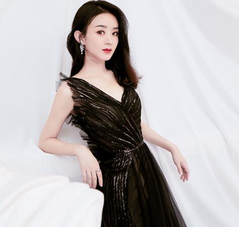 赵丽颖微博之夜穿的黑色长裙什么品牌