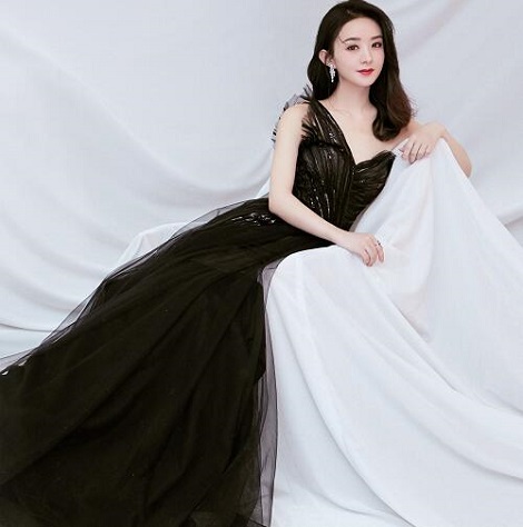 赵丽颖微博之夜穿的黑色长裙什么品牌
