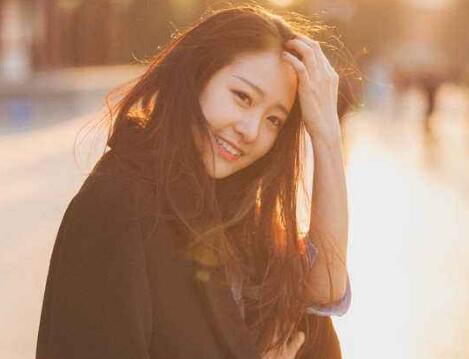 年轻的女老板要我