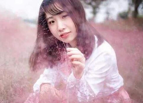 一个女生等你表白的表现