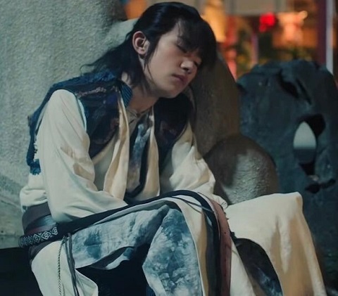 热血同行阿易是谁的儿子