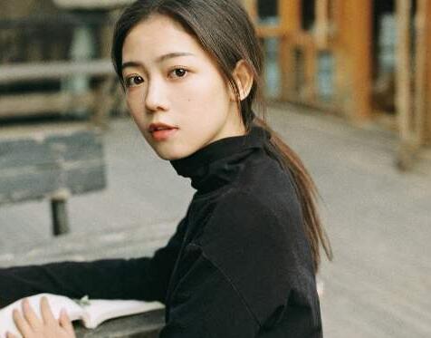 男生避开女生目光原因
