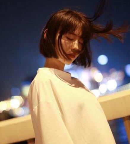 老公朋友圈不发老婆照片的原因