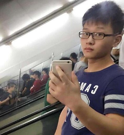 发文称被接到荆州男子父亲停职