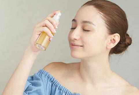 定妆喷雾和定妆粉的区别