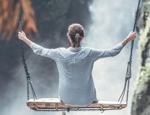 男人怕你被抢走的表现