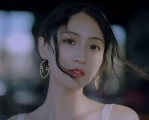 处处留情男人的表现