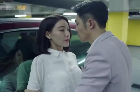 完美关系舒晴开的什么车