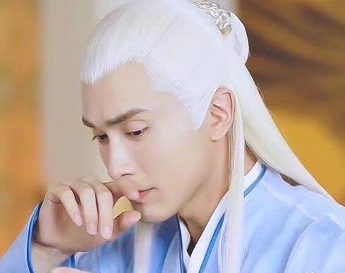 枕上书东华帝君为什么传位给叶青缇